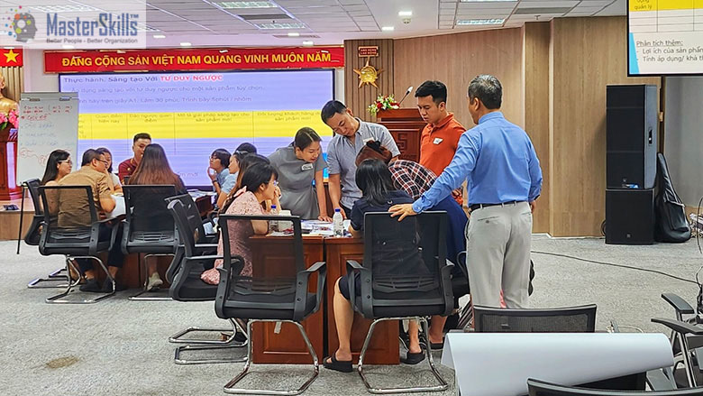 hình lớp học
